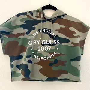 G by Guess camouflage short sleeved, crop top hoodie